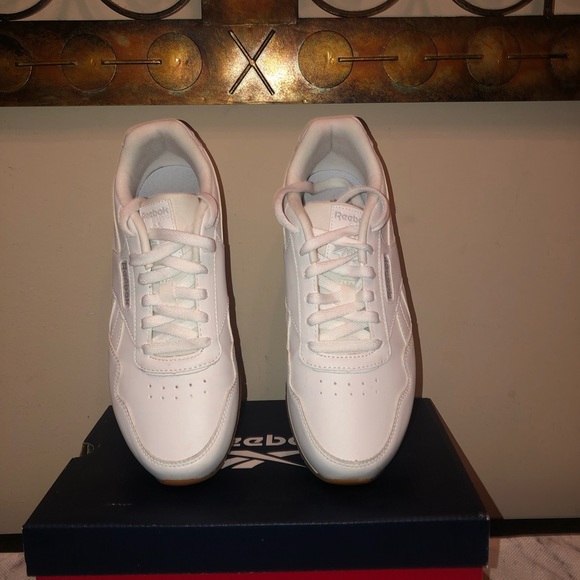 Classic white Reeboks; very nice, very comfortable; great for walking - Picture 2 of 8
